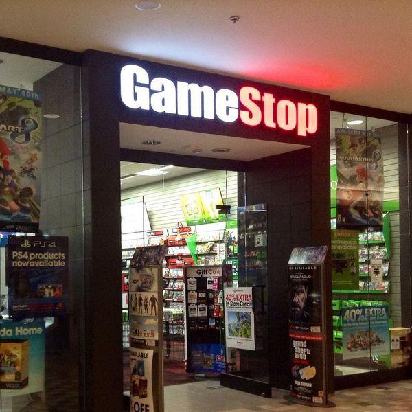 Обложка GameStop планирует закрыть около 200 магазинов